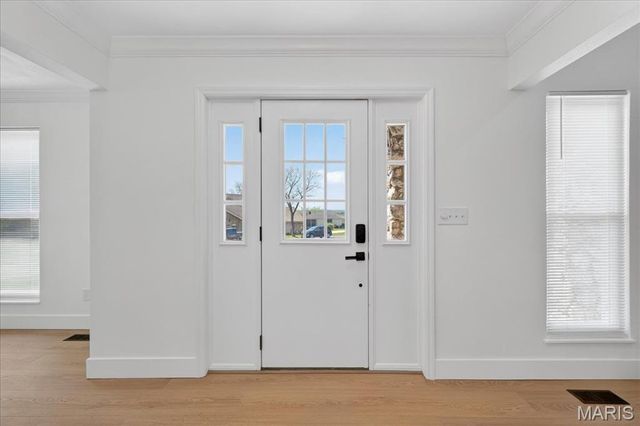 5039 Amber Place Drive, St Louis, MO 63128