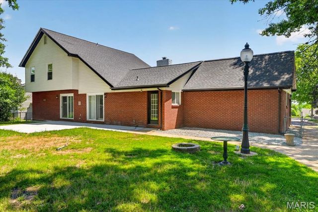 5039 Amber Place Drive, St Louis, MO 63128