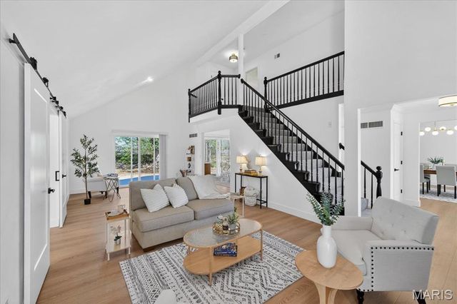 5039 Amber Place Drive, St Louis, MO 63128