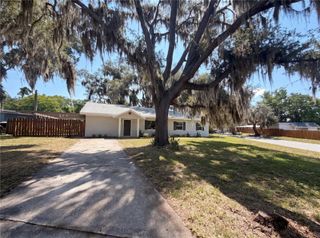 900 OAK DRIVE, Leesburg, FL 34748