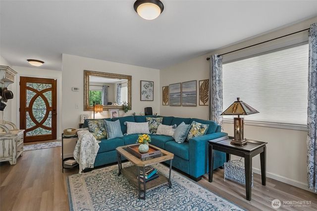 6103 77th Avenue NE, Marysville, WA 98270