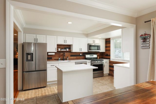 22 Lawrence Street, Jackson, NJ 08527
