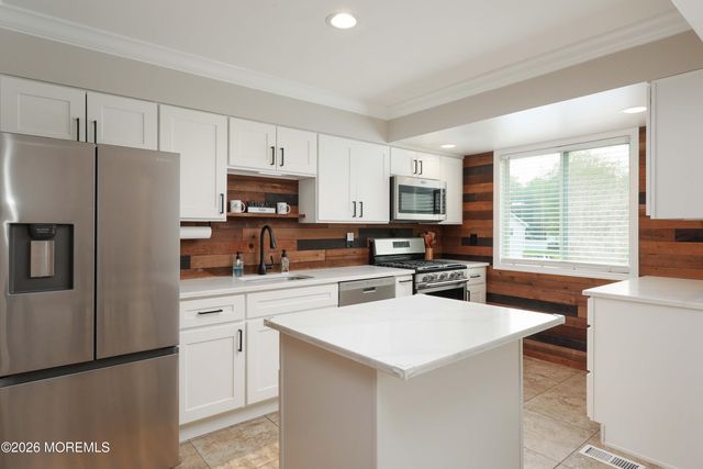 22 Lawrence Street, Jackson, NJ 08527