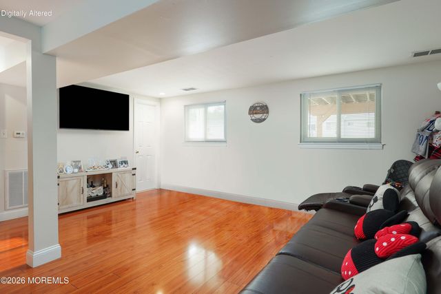 22 Lawrence Street, Jackson, NJ 08527