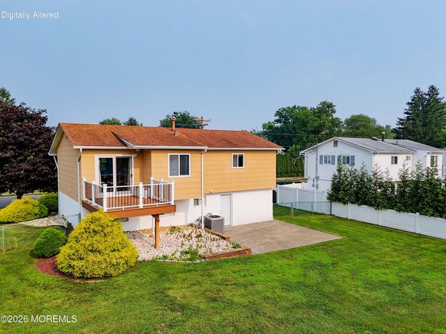 22 Lawrence Street, Jackson, NJ 08527