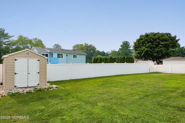 22 Lawrence Street, Jackson, NJ 08527