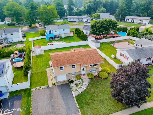 22 Lawrence Street, Jackson, NJ 08527