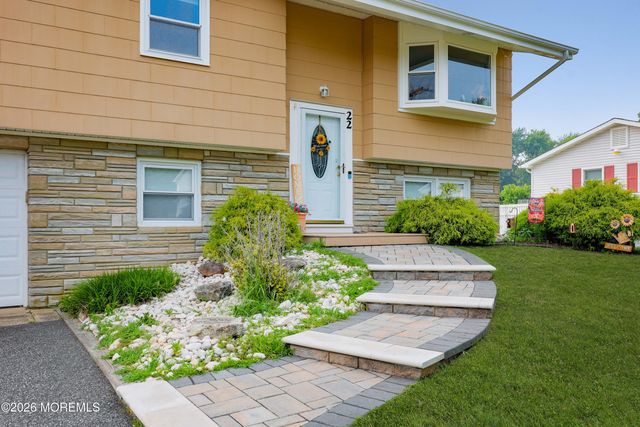 22 Lawrence Street, Jackson, NJ 08527