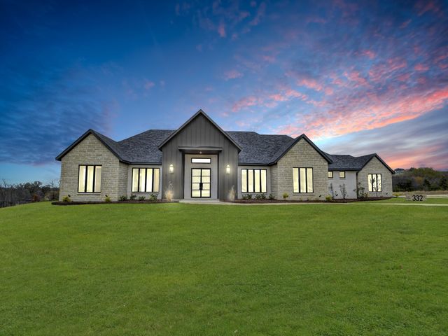 332 Tiara Trail, Fort Worth, TX 76108