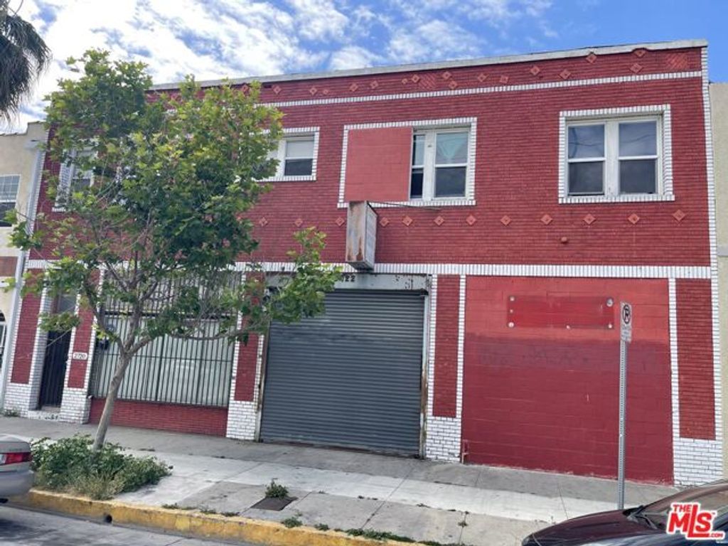 2720 W 54TH Street, Los Angeles, CA 90043