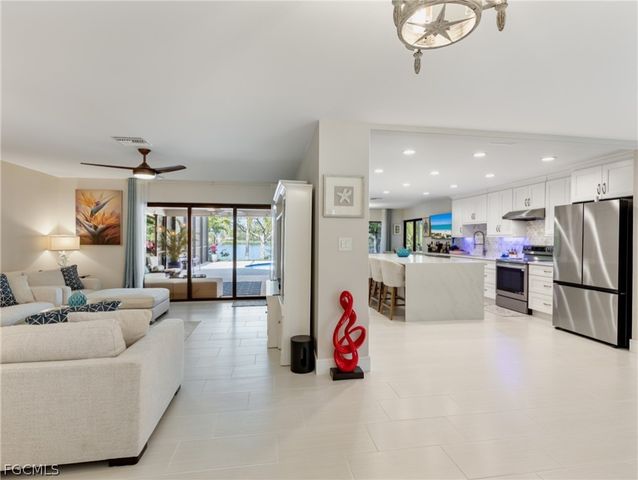 7337 Lake DR, Fort Myers, FL 33908