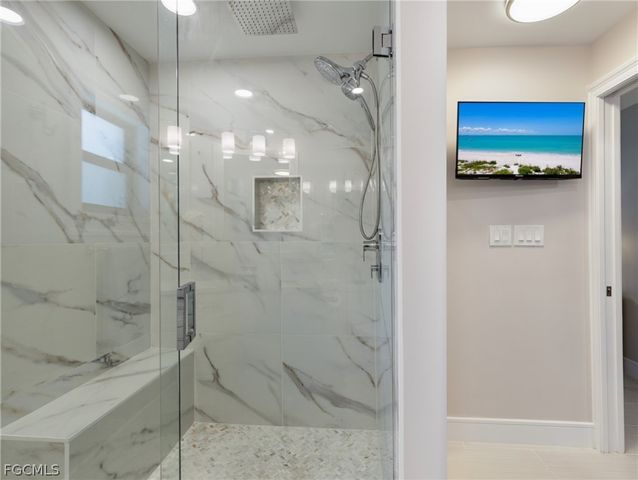 7337 Lake DR, Fort Myers, FL 33908