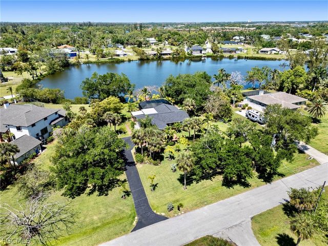 7337 Lake DR, Fort Myers, FL 33908