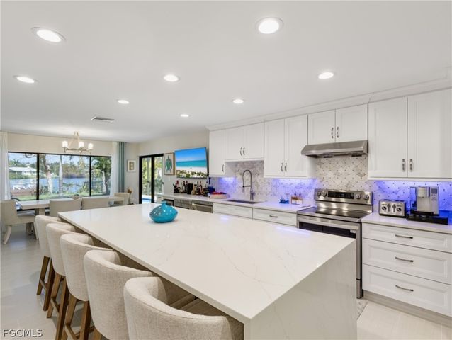 7337 Lake DR, Fort Myers, FL 33908