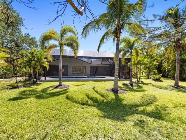 7337 Lake DR, Fort Myers, FL 33908