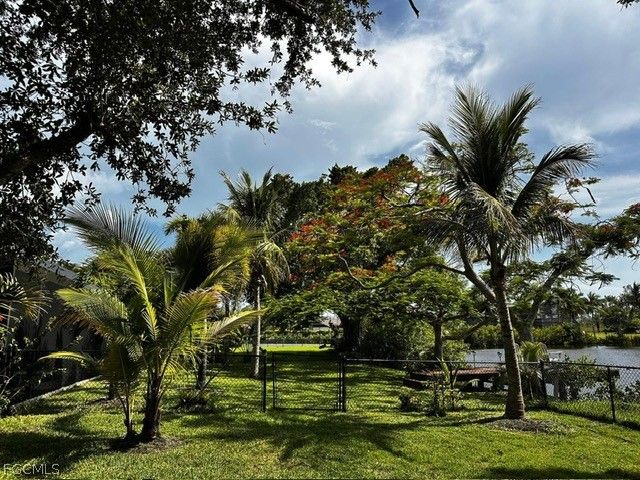 7337 Lake DR, Fort Myers, FL 33908