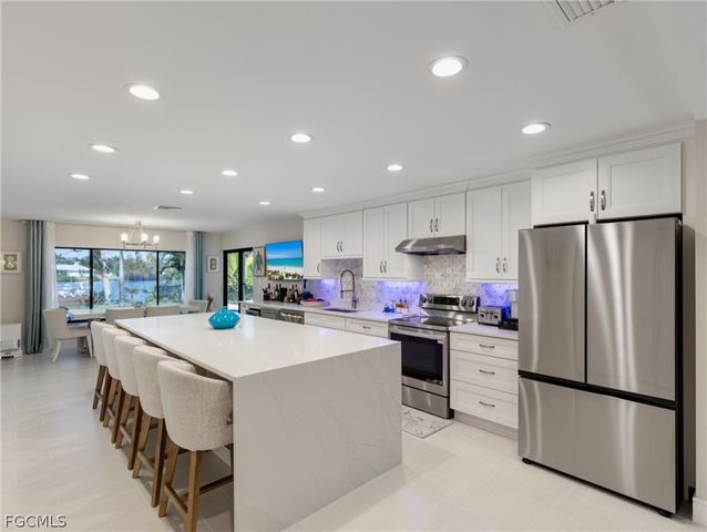 7337 Lake DR, Fort Myers, FL 33908