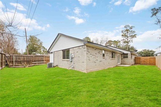 4811 Tealgate Drive, Spring, TX 77373