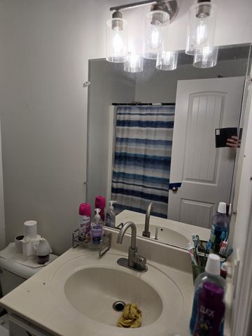 4223 Woods St, Old Hickory, TN 37138
