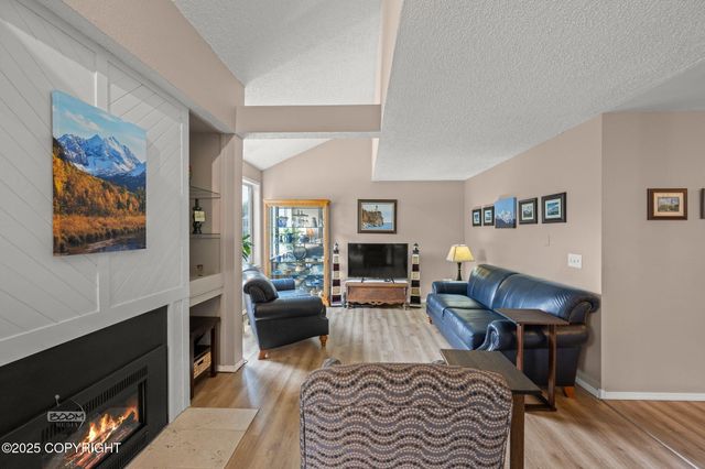 812 Wildrose Court, Anchorage, AK 99518