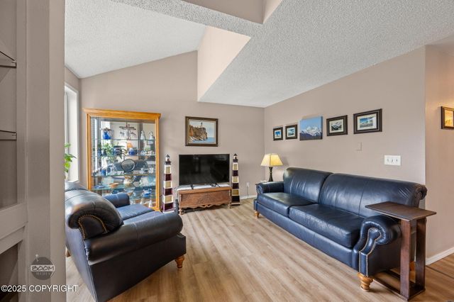 812 Wildrose Court, Anchorage, AK 99518