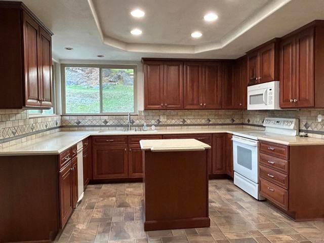 14404 Hillside Drive, Jamul, CA 91935