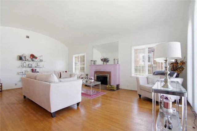 2142 W 73rd, Los Angeles, CA 90047