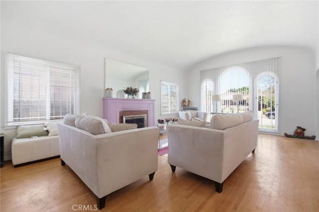 2142 W 73rd, Los Angeles, CA 90047