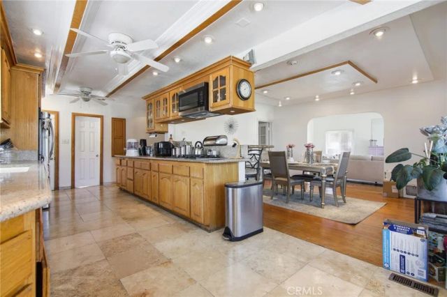 2142 W 73rd, Los Angeles, CA 90047