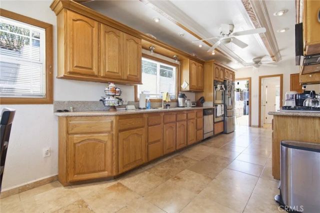 2142 W 73rd, Los Angeles, CA 90047