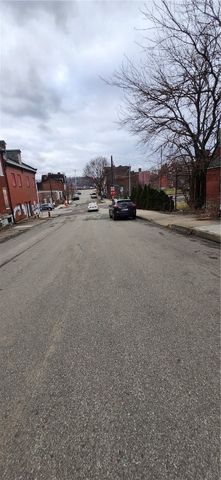 114 Seneca St, Hill District, PA 15219