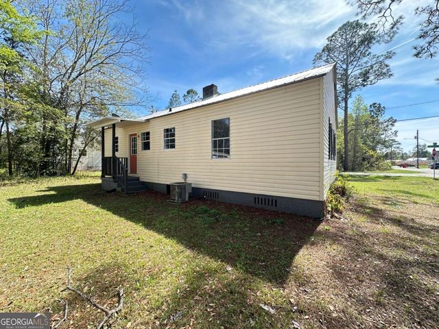 11 Pendleton Street, Baxley, GA 31513