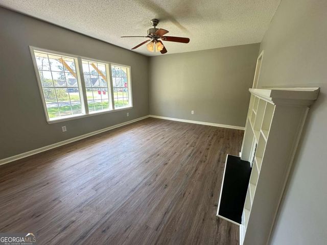 11 Pendleton Street, Baxley, GA 31513