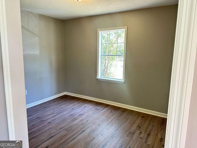 11 Pendleton Street, Baxley, GA 31513