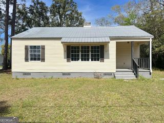 11 Pendleton Street, Baxley, GA 31513