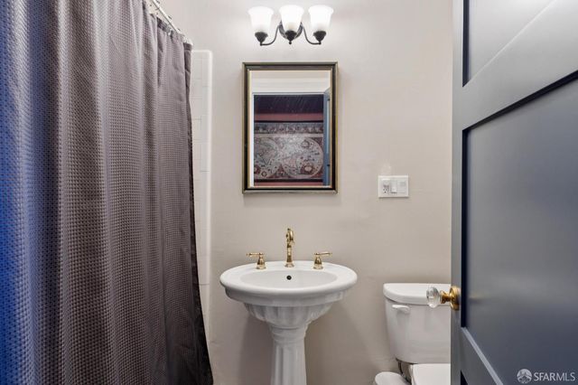 2111 Bush Street, San Francisco, CA 94115
