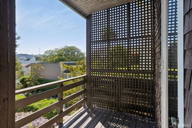 2111 Bush Street, San Francisco, CA 94115