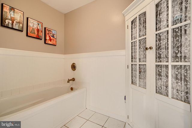 4230 DARLEIGH RD, Baltimore, MD 21236