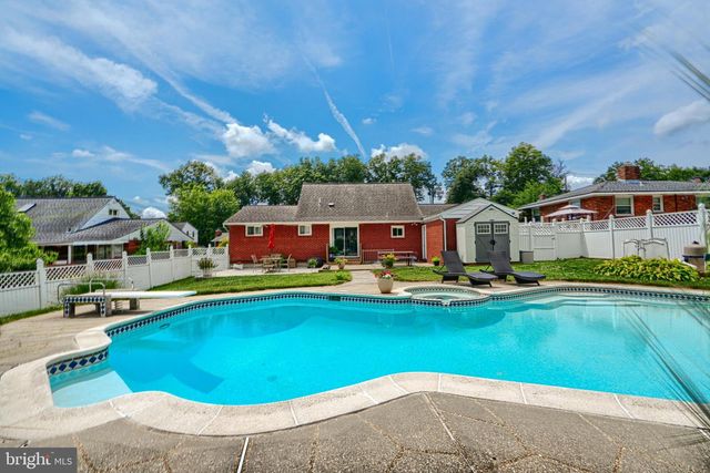 4230 DARLEIGH RD, Baltimore, MD 21236