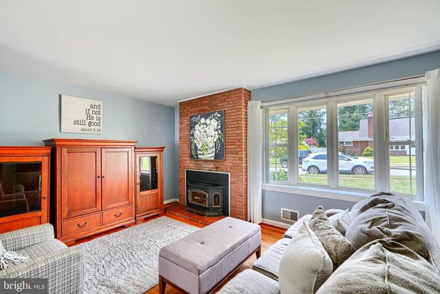 4230 DARLEIGH RD, Baltimore, MD 21236