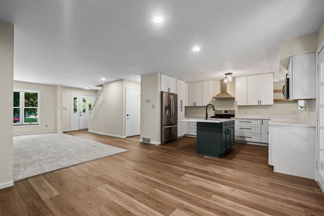 43618 Carla Drive, Paw Paw, MI 49079