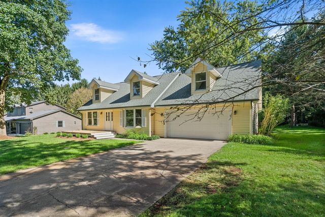 43618 Carla Drive, Paw Paw, MI 49079
