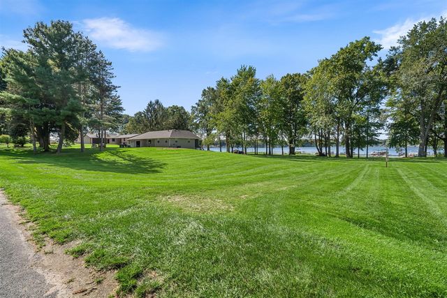 43618 Carla Drive, Paw Paw, MI 49079