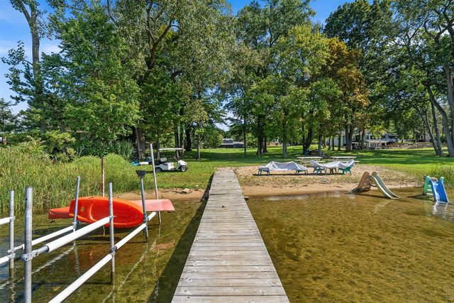 43618 Carla Drive, Paw Paw, MI 49079
