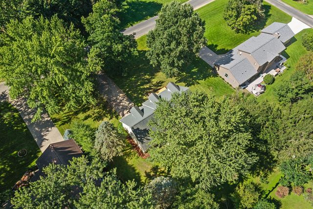 43618 Carla Drive, Paw Paw, MI 49079