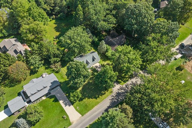 43618 Carla Drive, Paw Paw, MI 49079