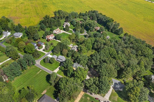 43618 Carla Drive, Paw Paw, MI 49079