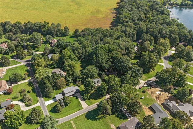 43618 Carla Drive, Paw Paw, MI 49079