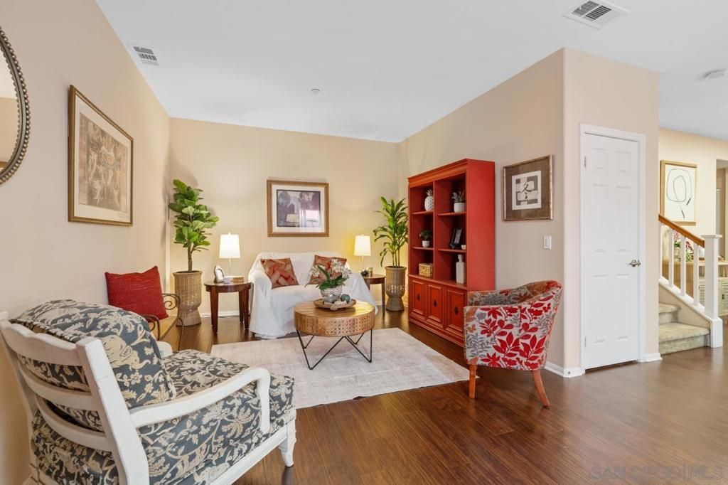 Image 11 of property listing at 1305 Isabella Way, Vista, CA 92084