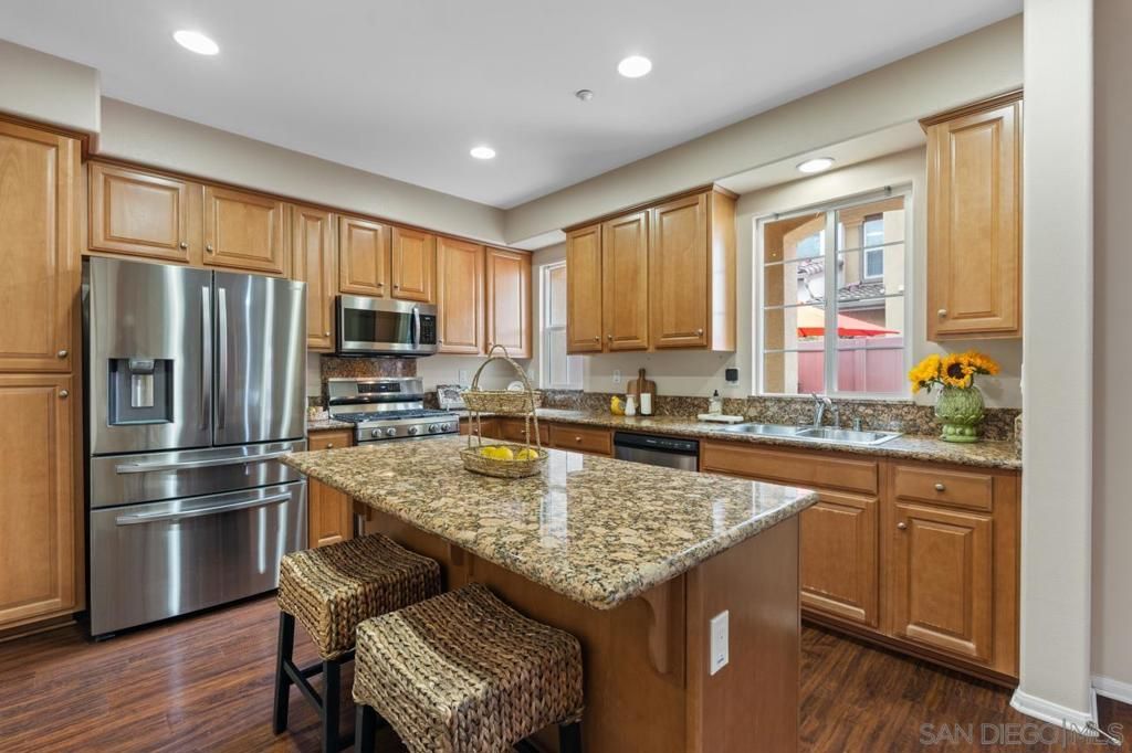 Image 16 of property listing at 1305 Isabella Way, Vista, CA 92084